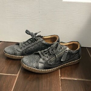 Elegant Grey Genuine Leather Tennis Shoes